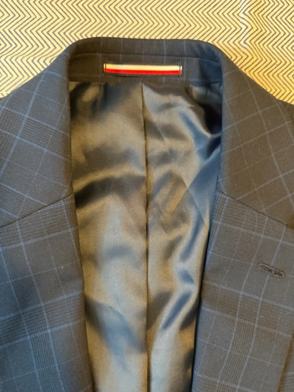 Tommy Hilfiger 36R sports coat navy blue